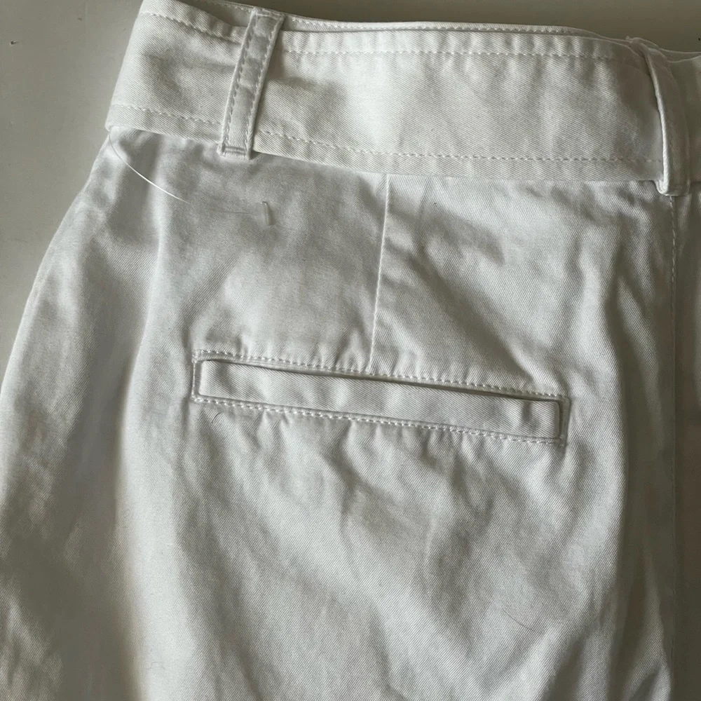 NWOT GAP Women's High Rise Denim Shorts White W/ Belt Sz 2